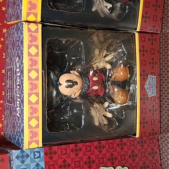 Jim Shore Disney Mickey & Minnie Marionette - Picture 2 of 12